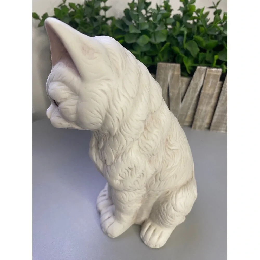 Vintage White Ceramic Sitting Cat Figurine Kitten Statue Home Decor Accent Shelf